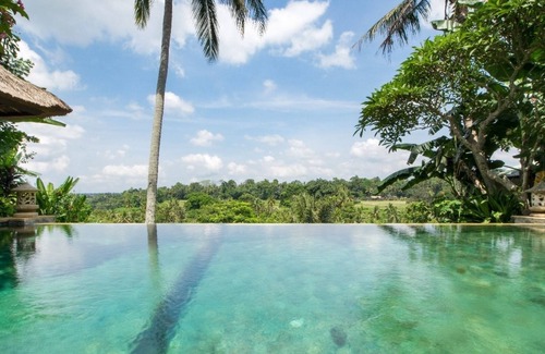 Sayan Villa | 2BR Family Villa – Pool & Garden View