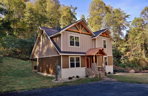 Gatlinburg Cabin | 2BR, Fireside jacuzzi in both bedrooms