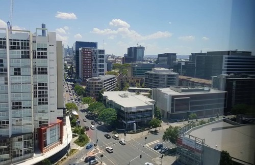 Newstead Apartment | 2BR Food Drink Hub Pool Views Gym Roof Tce