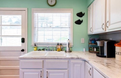 Poplar Level House | 2BR Home Near Zoo & Fairgrounds – Family-Friendly!