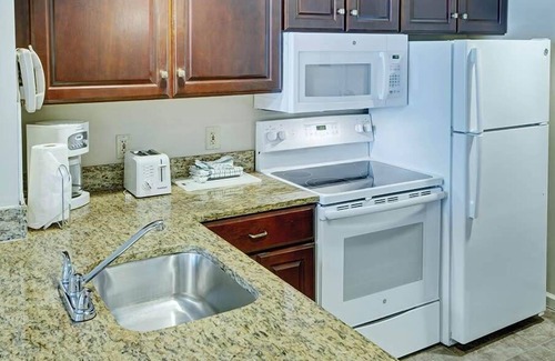 Old Town West Condo | 2br Lockoff Condo Visit U.S. Capitol