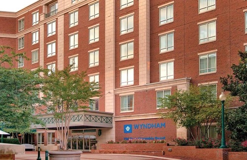 Old Town West Condo | 2br Lockoff Condo Visit U.S. Capitol