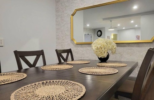 Gungahlin Apartment | 2BR@Luxury&Stylish Top Floor Apt,Pool,Parking,View