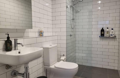 Gungahlin Apartment | 2BR@Luxury&Stylish Top Floor Apt,Pool,Parking,View
