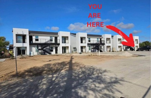 Southside Apartment | 2BR Near Airport & Downtown Near Attractions.