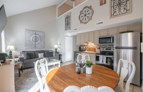 Table Rock Condo | 2BR ~ Near The Strip ~ Trophy Fishing Nearby ~ FREE TICKETS INCLUDED! (FC57-6)