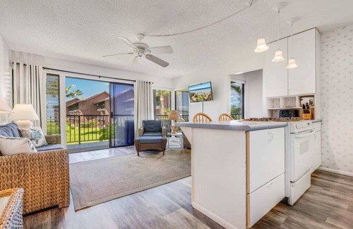 Kaunakakai Condo | 2BR Ocean View w/Lanai and Kitchen - Molokai Shores 217
