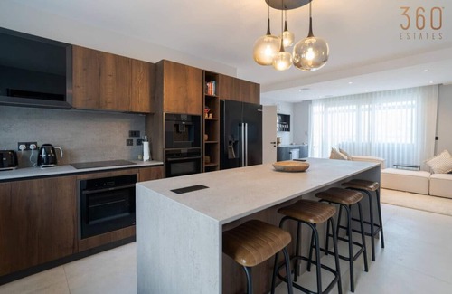 Sliema Apartment | 2BR Penthouse Paradise w/Jacuzzi & BBQ in Sliema