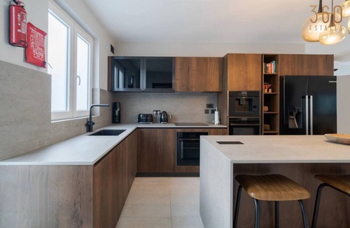 Sliema Apartment | 2BR Penthouse Paradise w/Jacuzzi & BBQ in Sliema