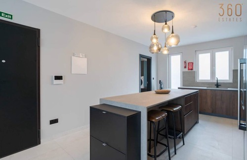 Sliema Apartment | 2BR Penthouse Paradise w/Jacuzzi & BBQ in Sliema