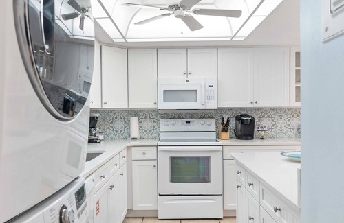 Avon By The Sea Condo | 2BR Sleeps 6 Poolfront BBQ Steps to Beach & Pier!