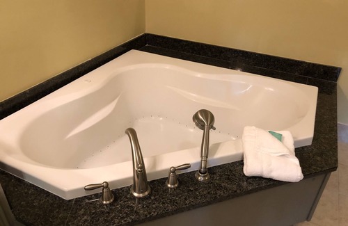 Jeffersonville Resort | 2BR Smugglers Notch Resort—units vary