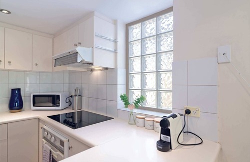 Adelaide House | 2BR Urban Nest Cosy & Central - Free Parking