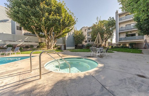 Playa Del Rey Condo | 2BR w/Gym, Pool, Tennis Courts, Close to Beach