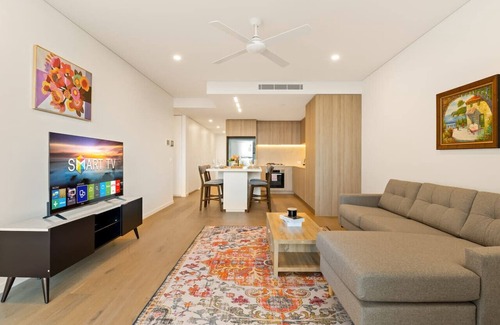 West End Apartment | 2BR West End Apt w/Parking Walk to Convention Ctr