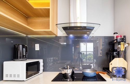 Tan Binh Apartment | 2BRs Apartment in Luxury Building W/Free Gym, Pool and Airport Pick up