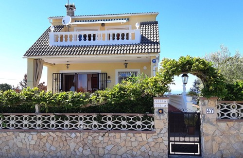 Lloret Blau Villa | 2JUL01 - House for 8 people located in a quiet area just 7 km from the beach of Lloret de Mar.