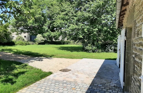 Concarneau House | 2km from the beach, charming family house totally refurbished in private area