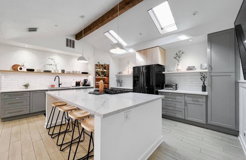 Clodine House | 2kngs custom design experience new clean