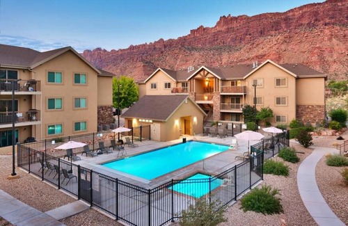 Moab South Valley Apartment | 2L Top Floor Moab RedCliff Condo, Pool & Hot Tub