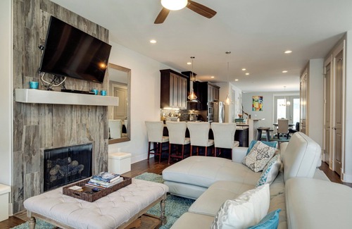 North Nashville House | 2mi to Broadway Luxury Spacious Home -Backyard-Outdoor Dining-Firepit & Grill