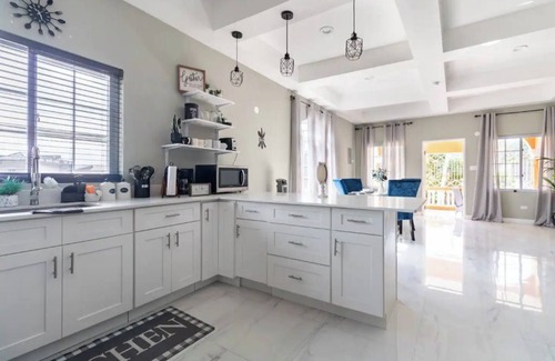 Portmore House | 2nd fL condo unit with gated access in a quiet residential neighborhood.