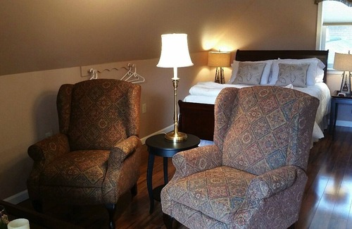 Charles Town Apartment | 2nd Floor, Efficiency, Private Entrance