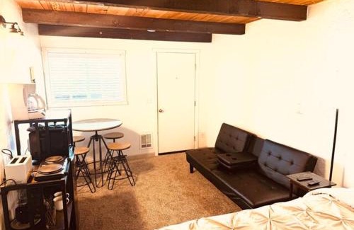 Gold Beach Hotel | 2nd Floor Studio