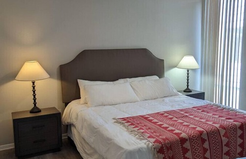 Nassau Bay Apartment | 2nd Level with Large Balcony & King bed next to NASA