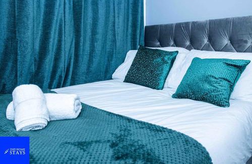 Walsall House | 2ndHomeStays-Walsall- A Charming 3-Bed Home with Landscape View - Suitable for Contractors and Families -Large Parking for 3 Vans - Sleeps 7- 7 mins to J10 M6 and 21 mins to Birmingham