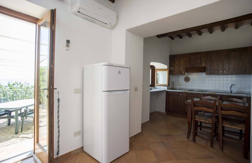 Rio Marina Apartment | 2room 4 in Residence La Scogliera on the East Coast, near the beach of Cala Seregola