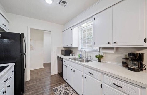 South Tulsa House | 3/2 BR in Midtown Tulsa,Pet-Friendly!