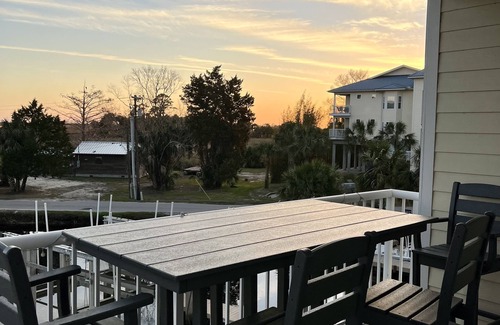 Levy County Condo | 3/2 clean and spacious condo in Suwannee, FL