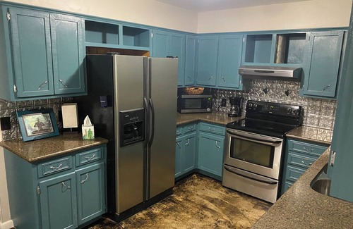 Boerne House | 3-2 house with pool and 2 living rooms, 1.5 miles from Boerne Main St.