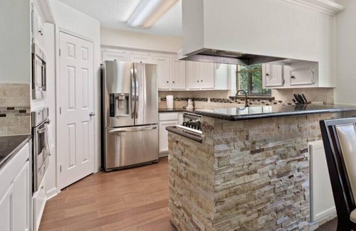 Dickinson House | 3/2 Oasis in a Beautifully Lush Neighborhood!
