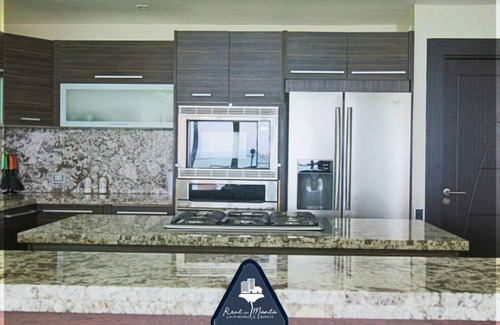 Manta Apartment | 3/3.5 Beachfront Condo in Santorini Building