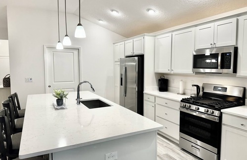 Sumter County House | 3/3 w/4-Seater Golf Cart in Moultrie Creek, The Villages!