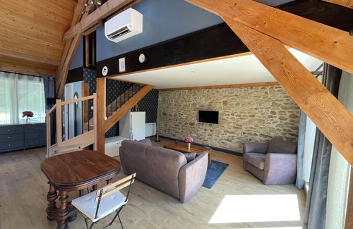 Orphin House | 3/4 person gite on the edge of a forest Natural area 45 minutes from Paris