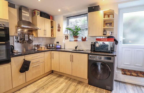 Tanygrisiau Cottage | 3 BARLWYD TERRACE, pet friendly, with open fire in Blaenau Ffestiniog