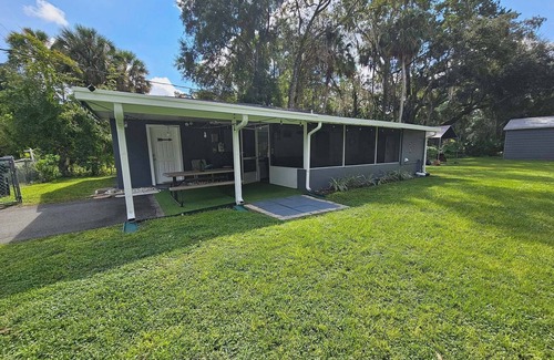Homosassa House | 3 Bd, 2 bath, close to boat ramp. 25.00 pet fee per pet