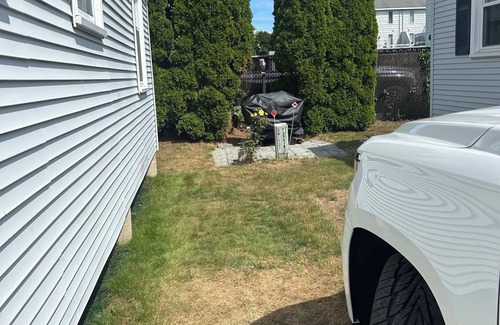 York Beach Cottage | 3-Bdrm Cottage Minutes Walk Between York’s Long & Short Sands Beach with Pool