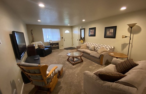 Nehalem House | 3 bdrm Tovar house: Nehalem Bay, close to Manzanita quiet neighborhood
