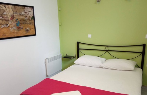 Nafplio Apartment | 3 BDS -5min walk to the beach