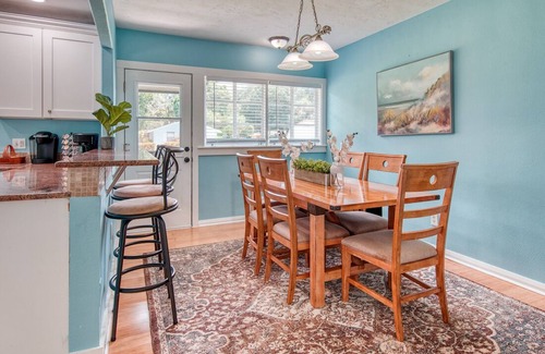 West Bradenton House | 3 Bed/2.5 Bath - Quiet location close to beach!