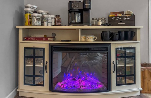 Zenda House | 3-bed 2-bath fully remodeled house walking distance to Lake w/parking for Boat!