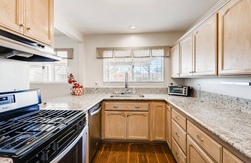 Clairemont House | 3 Bed 2 bath Home, Salt Water Pool & Jacuzzi, Covered Patio, BBQ, close to all!