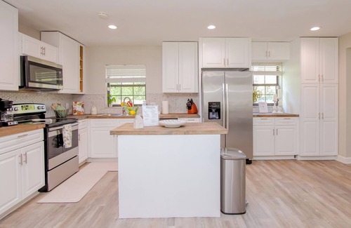 Riverview House | 3 BED 2 BATH Huge Yard Pet Friendly! In Riverview