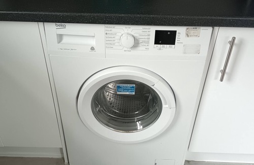 Warrington House | 3 Bed-2 Bath-Sleeps 4-Free Parking