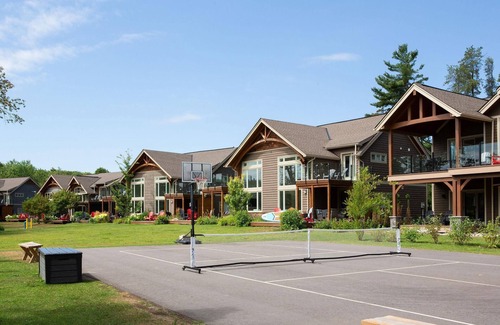 Port Carling Villa | 3 + bed 2 bath Villa on Lake Muskoka
