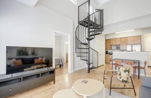West Campus Condo | 3 Bed/2 Bath West Campus Penthouse Condo in the Heart of Austin